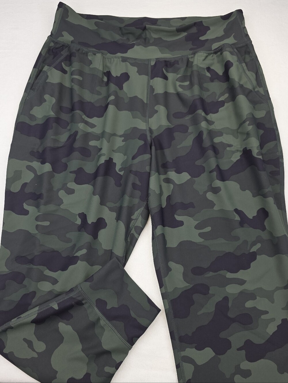 Old Navy Active Women's High Rise Powersoft Cargo Joggers Camo Green XL B-3882 - Picture 3 of 11